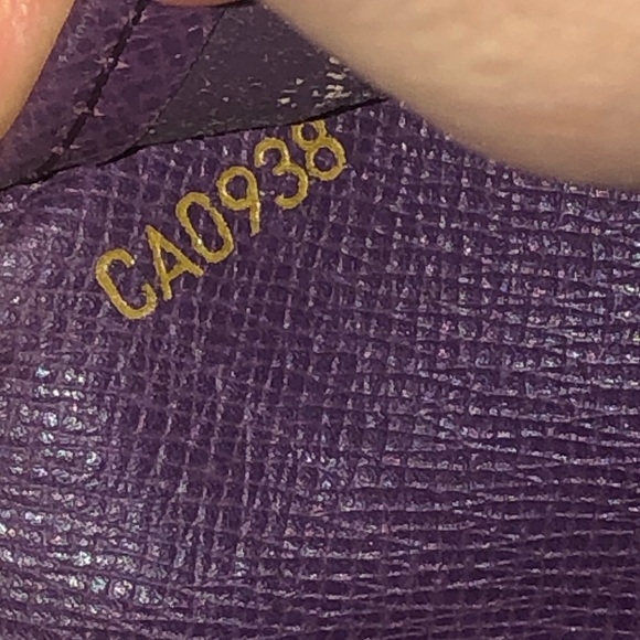 LOUIS VUITTON Sarah International Wallet Yellow epi leather Trifold Full Length - Picture 9 of 14